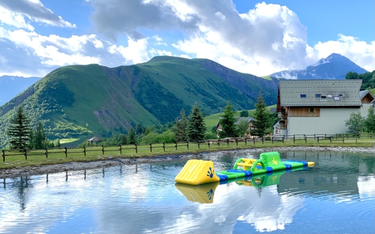 Location de camping avec plan d'eau à Saint-Sorlin-d'Arves, Saint-Sorlin-d'Arves, Camping Le Domaine du Trappeur